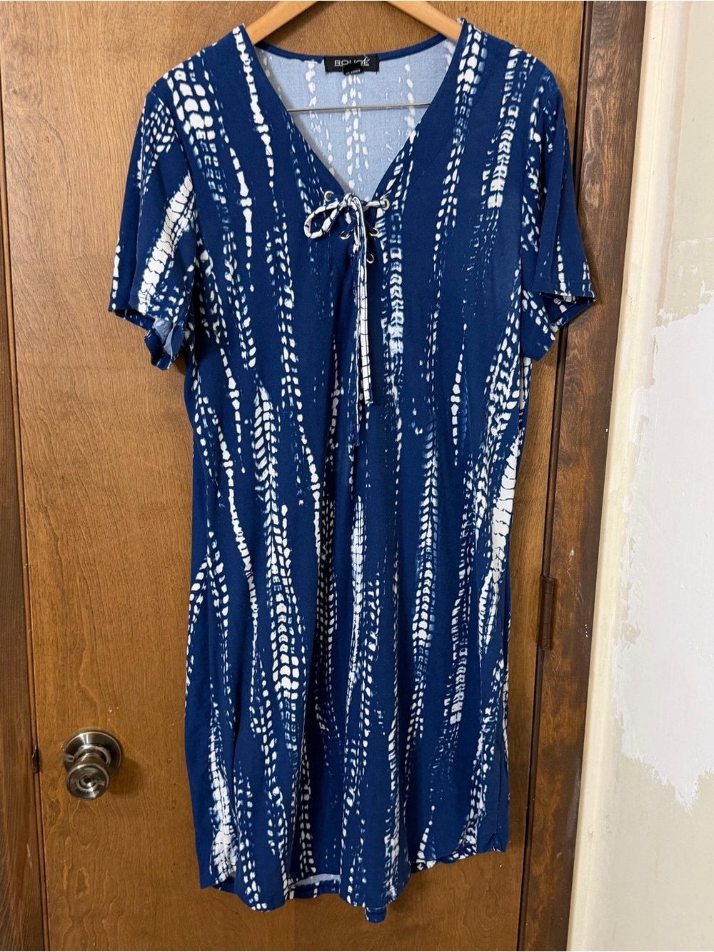 Rouge Collection 2X Blue and White Lace-Up Shift Dress